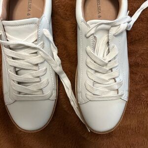 Chelsea and Violet platform sneakers